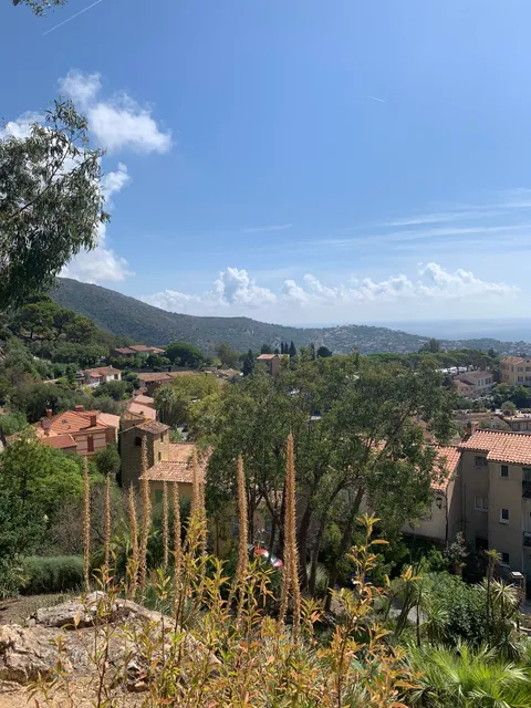 Le château des Seigneurs de Fos