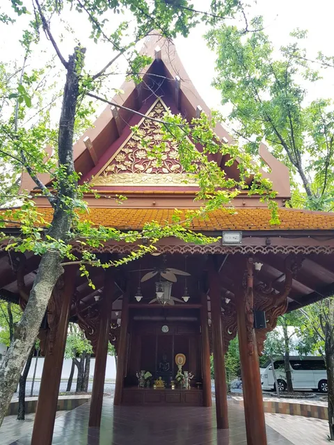Wat Sanam Nai