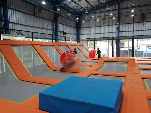 KARNIVAL Fun & Fit Trampoline Park Karawang
