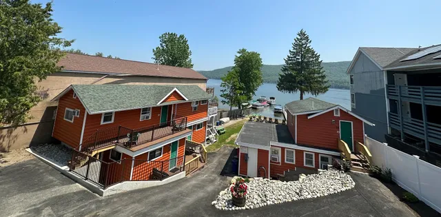 O'Sullivan's on the Lake Motel