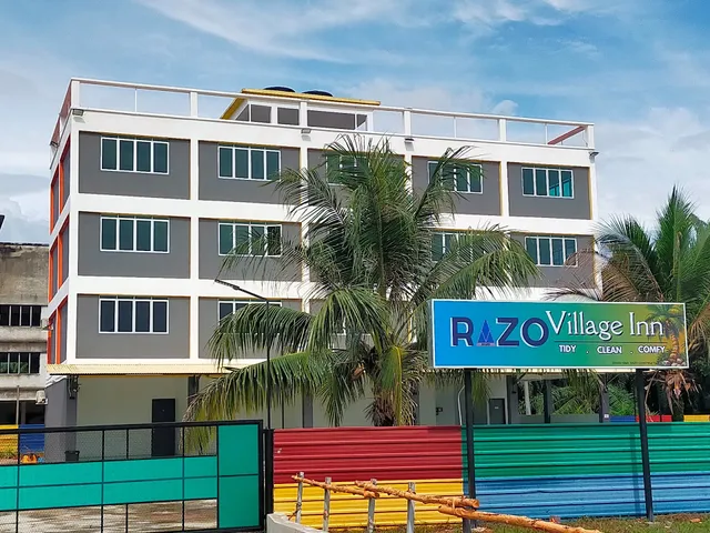 RAZO VILLAGE INN