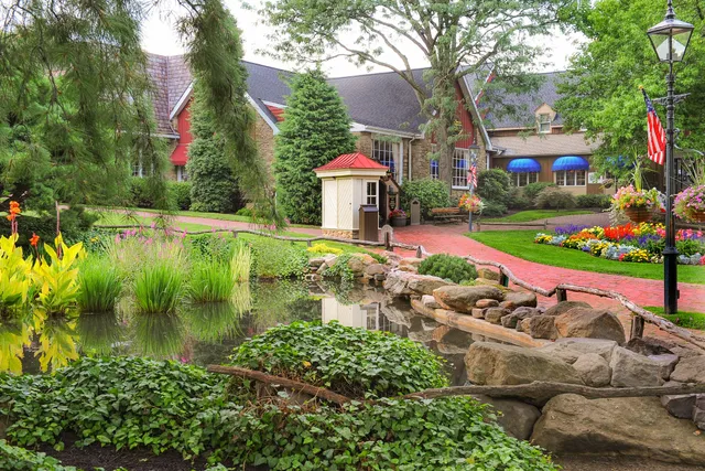 Golden Plough Inn at Peddler's Village