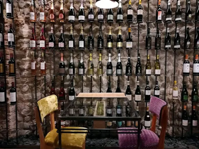 RED - enoteca con cucina -