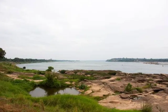 Phaya Sripuchong Mukdanakarat at Wan Yai Mukdahan