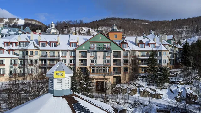 Cabriolet top station