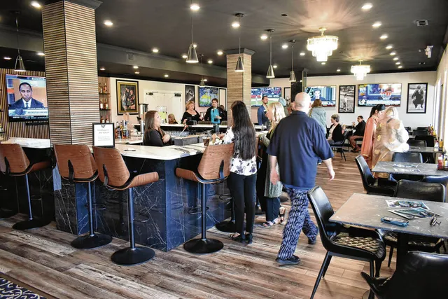 Sandbaggers Bar & Grill