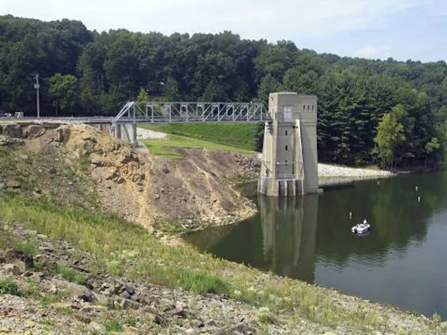 Pleasant Hill Dam