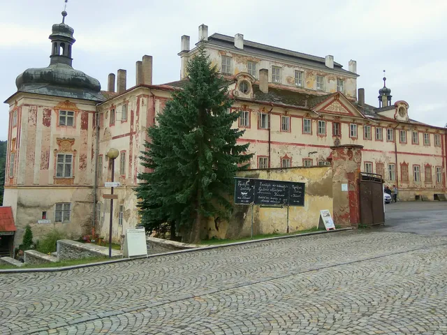 Kácov Castle
