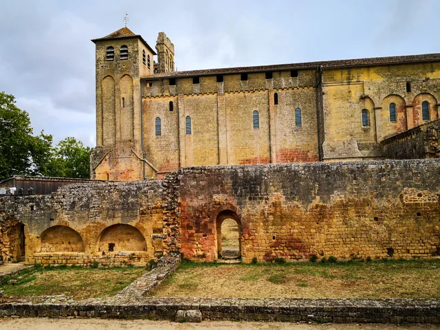 Abbaye de Saint-Avit-Sénieur