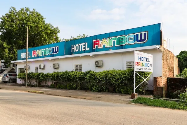 OYO 47085 Hotel Rainbow