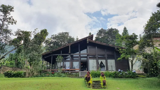 Cottonwood Villa Yaputa @Puncak