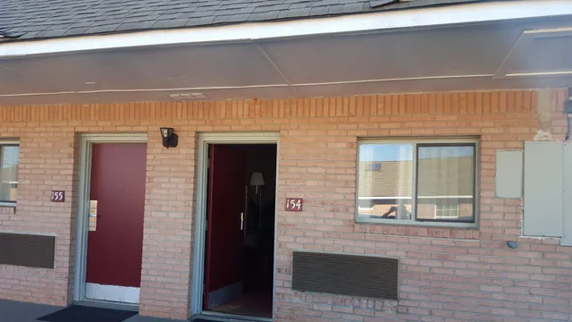 American Inn & Suites