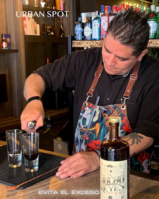 Restaurante Urban Spot Zona Esmeralda