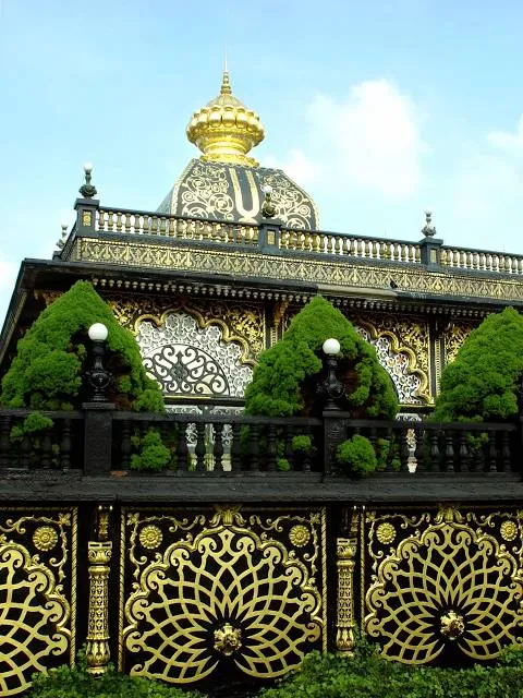 Prabhupada's Palace of Gold