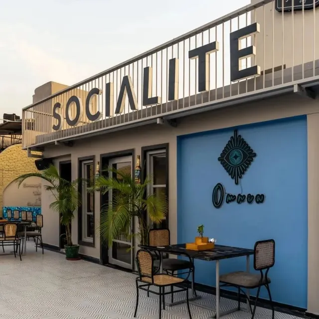 Socialite Seven Open Air Bar
