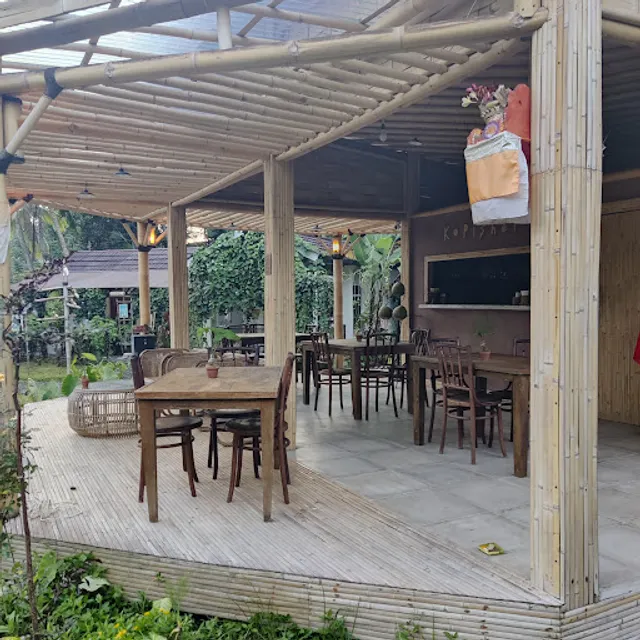 Eco Petulu Bird Sanctuary and Cafe