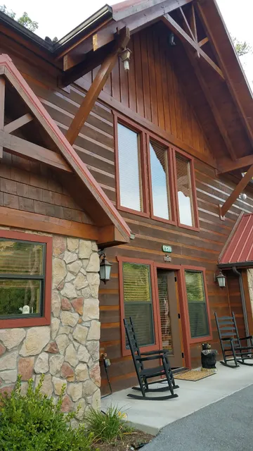 Parkside Cabin Rentals - The Owl And The Trout