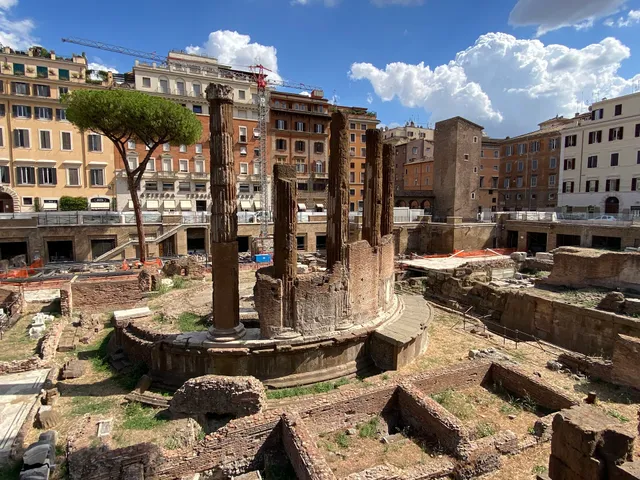 Largo di Torre Argentina