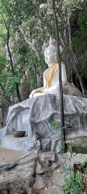 Wat Suthi Kanchanaram (Tham Therawit)