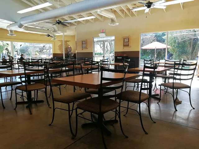 Flamingo Grill at Reid Park Zoo