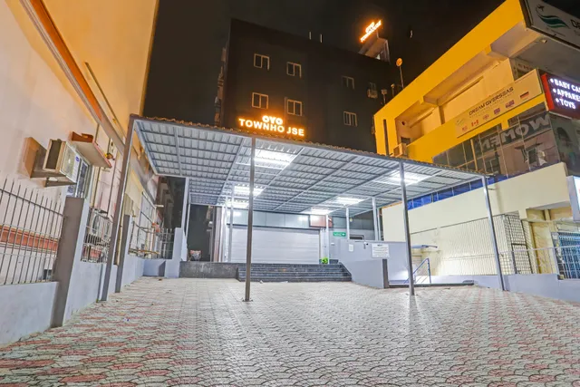 Townhouse La Vista Inn Grand Hotel