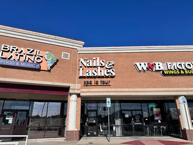 Nails & Lashes Spa La Tour