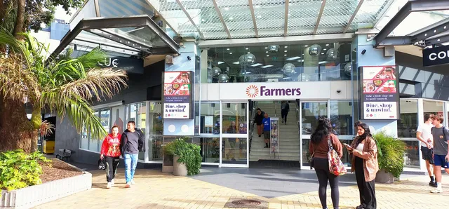 Takapuna Beach Sunday Market