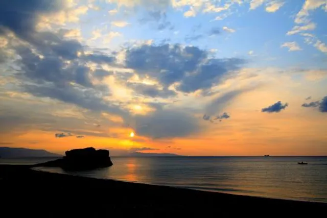 Sunset Beach Club