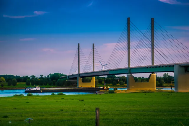 Pont sur le Rhin de Rees-Kalkar