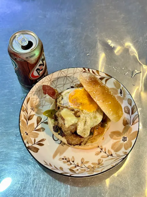 Eat Me, Saigon (Burgers and More)