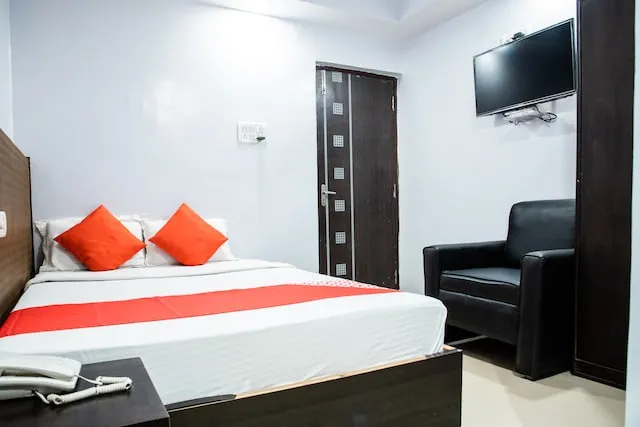 OYO Flagship Silver Oak