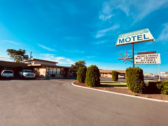 Lakeside Motel