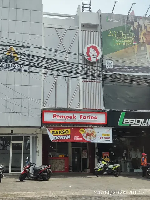 Pempek Farina Suhat