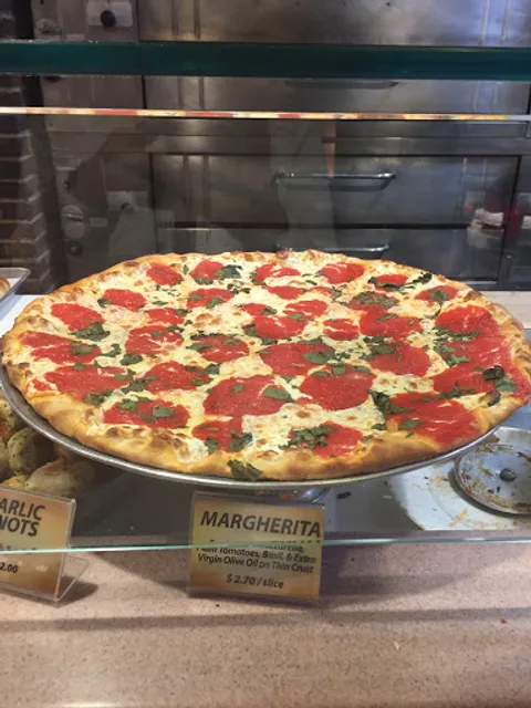 Lenny's Pizzeria & Trattoria