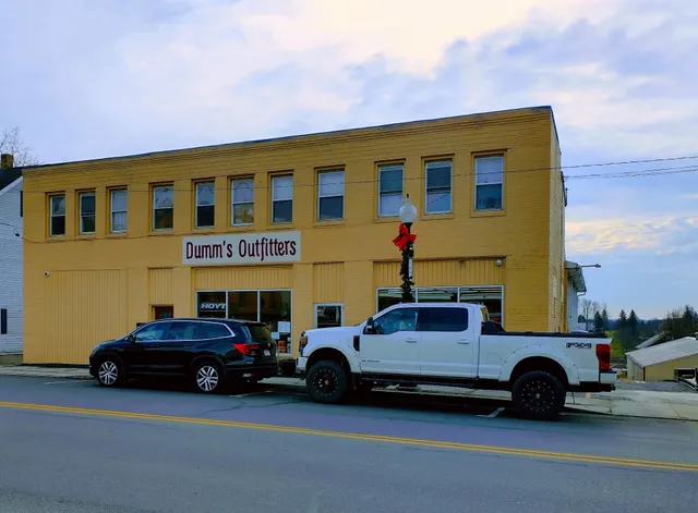 Dumm's Outfitters