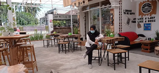 DWarunk Dine and Chill