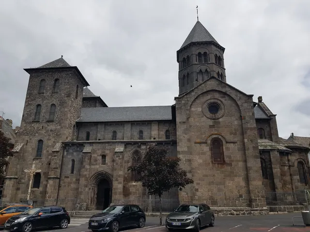 Basilique Notre-Dame-des-Miracles Mauriac