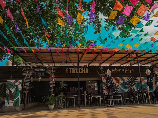 Los Trucha / Sabor a playa