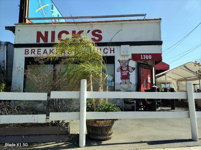 Nick's Cafe