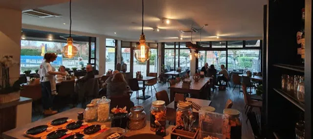 Happy Seasons : Breakfast | Lunch | High-tea