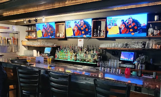 Momma's Tap House Bar and Lounge