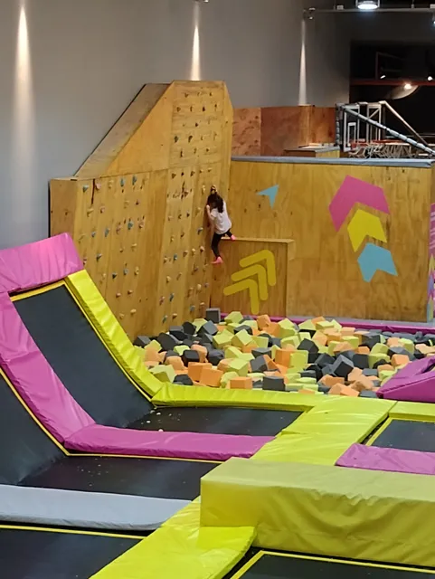 Jump in! Trampoline Park