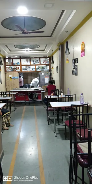 Mayura Snacks n Ice Cream Parlour