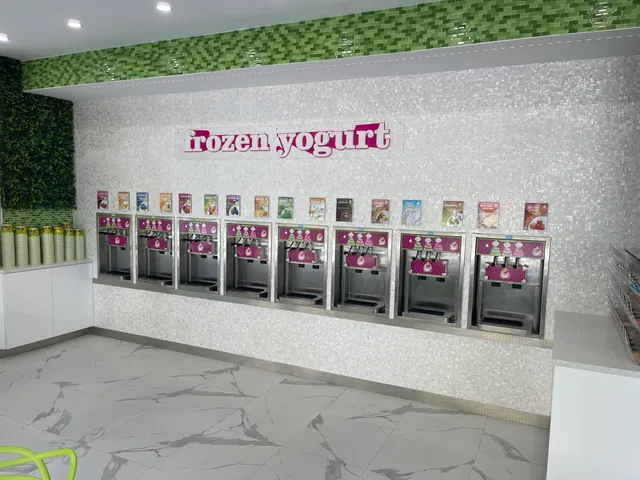 Yummy Frozen Yogurt Aventura
