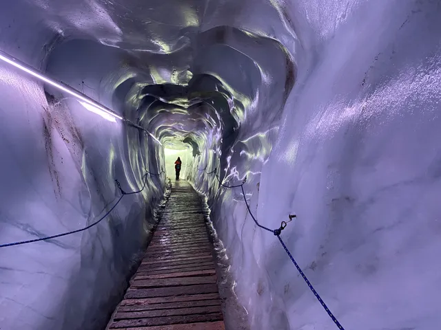 Begehbare Gletscherspalte