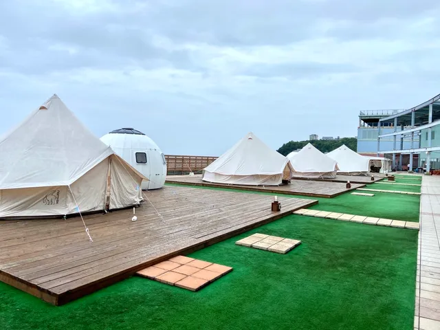 ウイングベイキャンプガーデン海と空