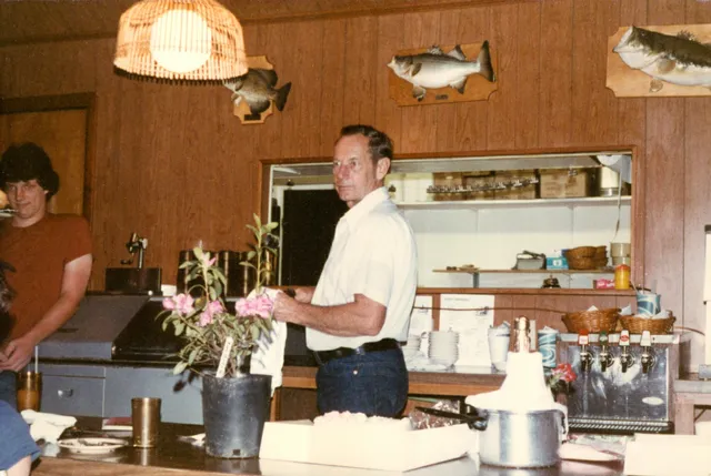 Janssen's Lakefront Restaurant