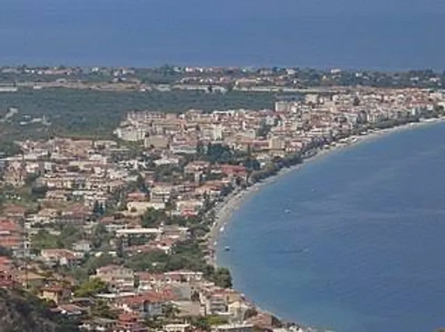 Paralia Akratas