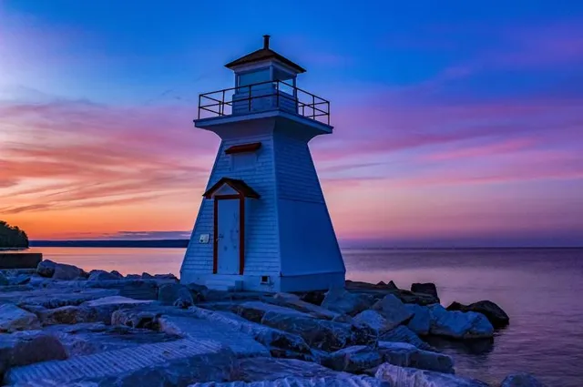 Lion's Head Harbour Lighthouse