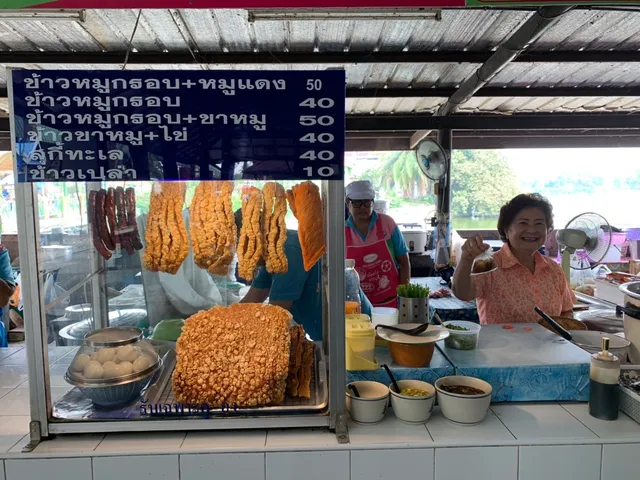 ข้าวหมูแดง เฮียเบี้ยว